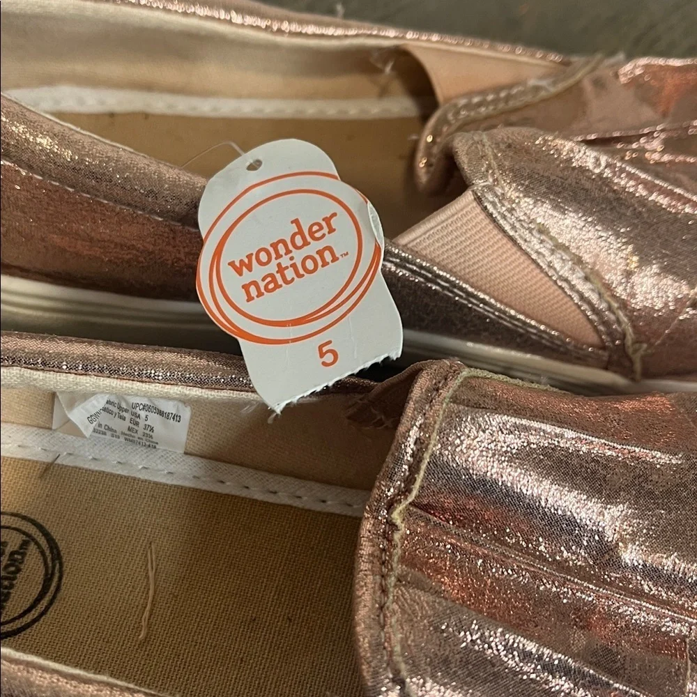 Wonder‎ Nation Rose Gold and White Girls Sneakers with Ruffled Design - Size 5